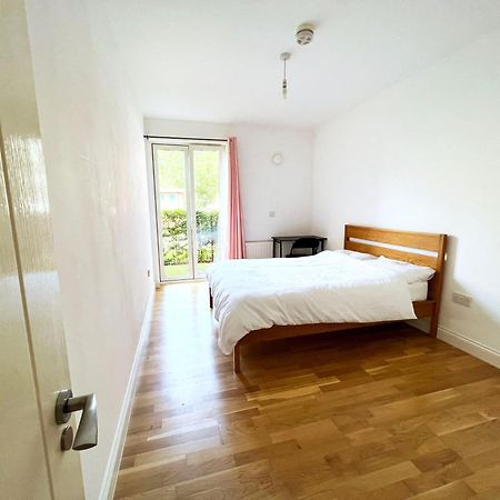 Bedroom 2, Queens Road Londen Buitenkant foto